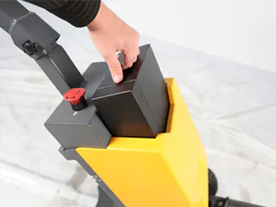 Lehký elektrický tahač VEV10H-Li 1000 kg – pohled 4